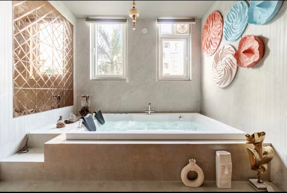 PinkCity BnB jacuzzi